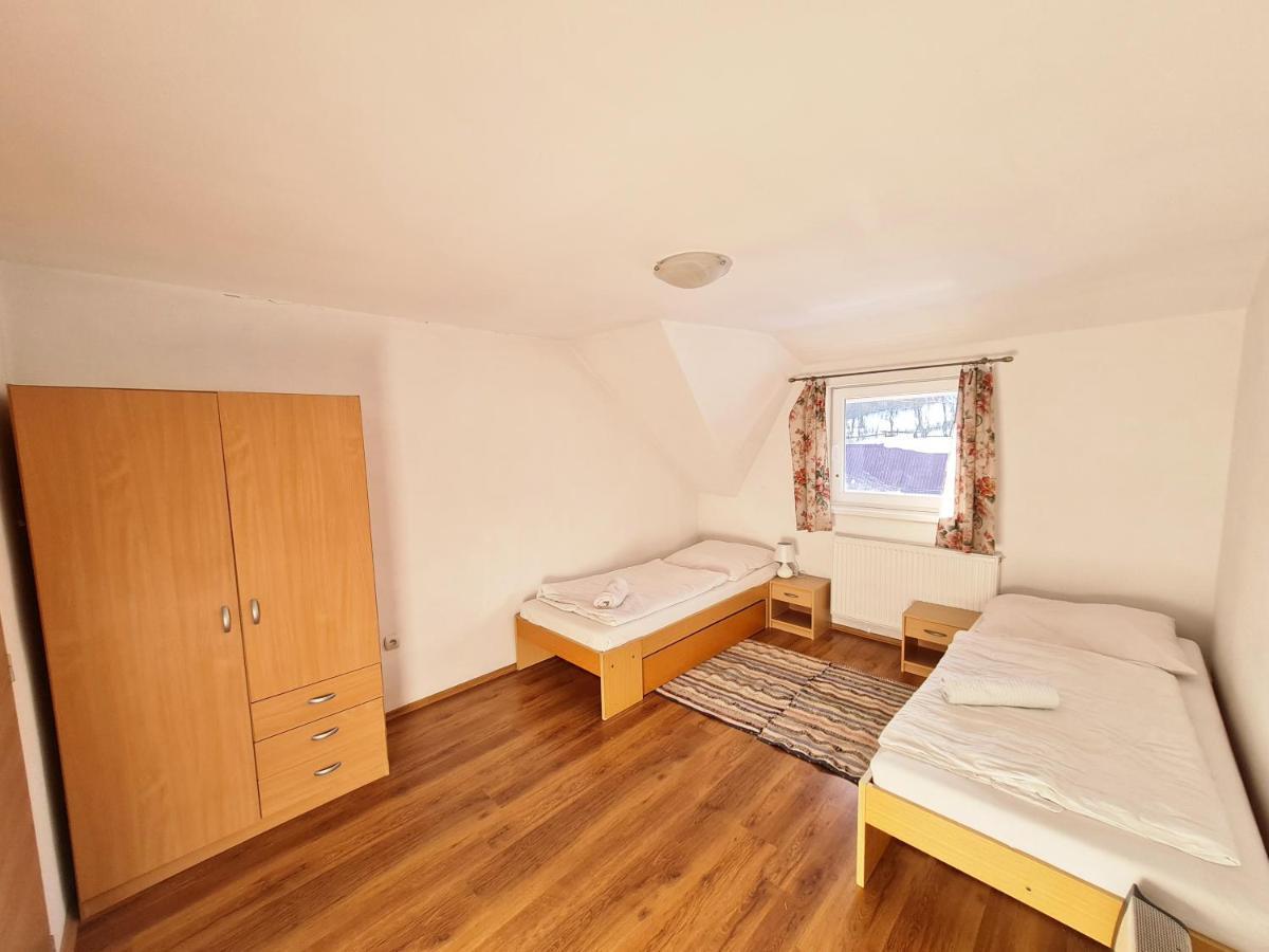 Stary Dom Hotel Oravska Polhora Exterior photo